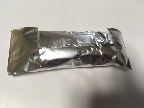 かんざしに似てる梨恵夢 シャトレーゼのお菓子いただきました 炭焼きコーヒー味 開けると銀紙に包まれてる 高知の定番土産『かんざし』っぽい😊かんざしは温めて食べても美味しい 今回、梨恵夢をそのままで食べましたが こちらも温めても美味しいかも💡シャトレーゼ