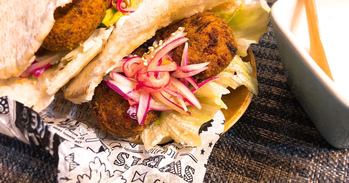 そら豆のファラフェルサンドPETAL