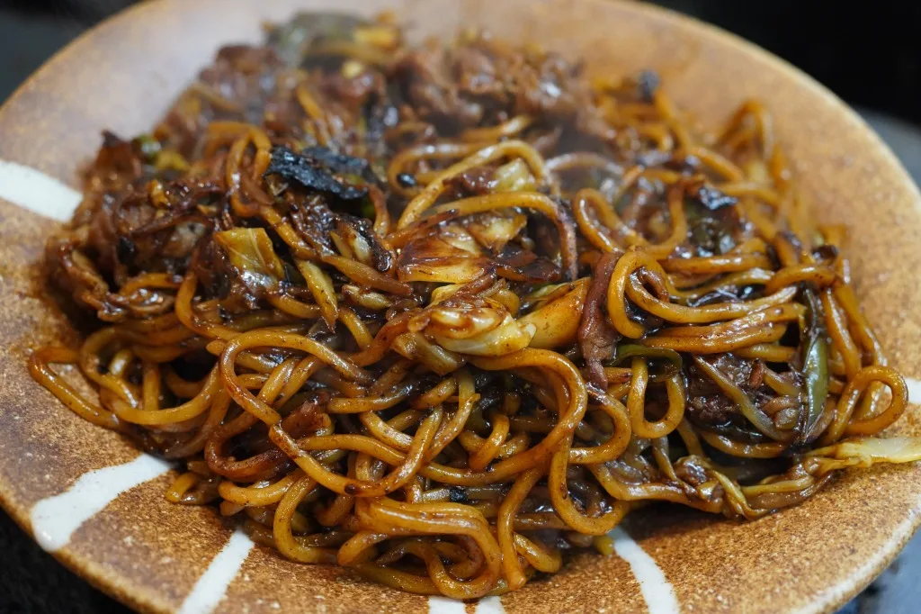 パスタ麺で焼きそば風を作ってみた！驚きの味わい‼️