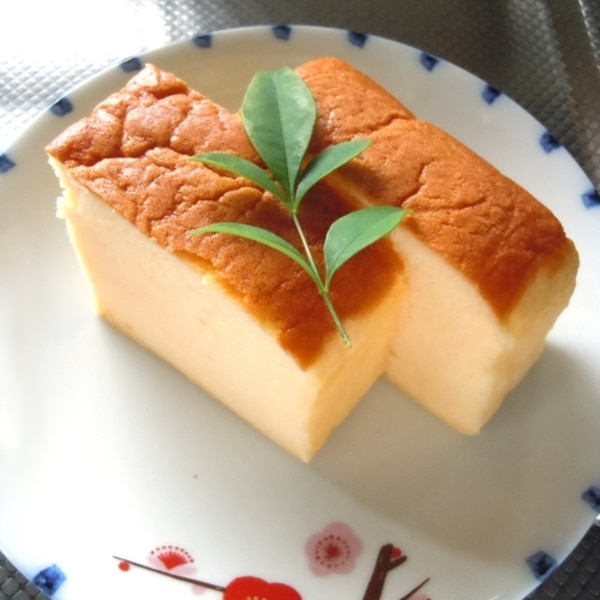 ホットプレートで卵不使用のベビーカステラ☺️💛 ホットケーキミックスを使わない生地だから、素朴で自然な甘みがとっても美味しいです。ベビーカステラホットプレートレシピベビーカステラレシピホットケーキミックス不使用卵不使用