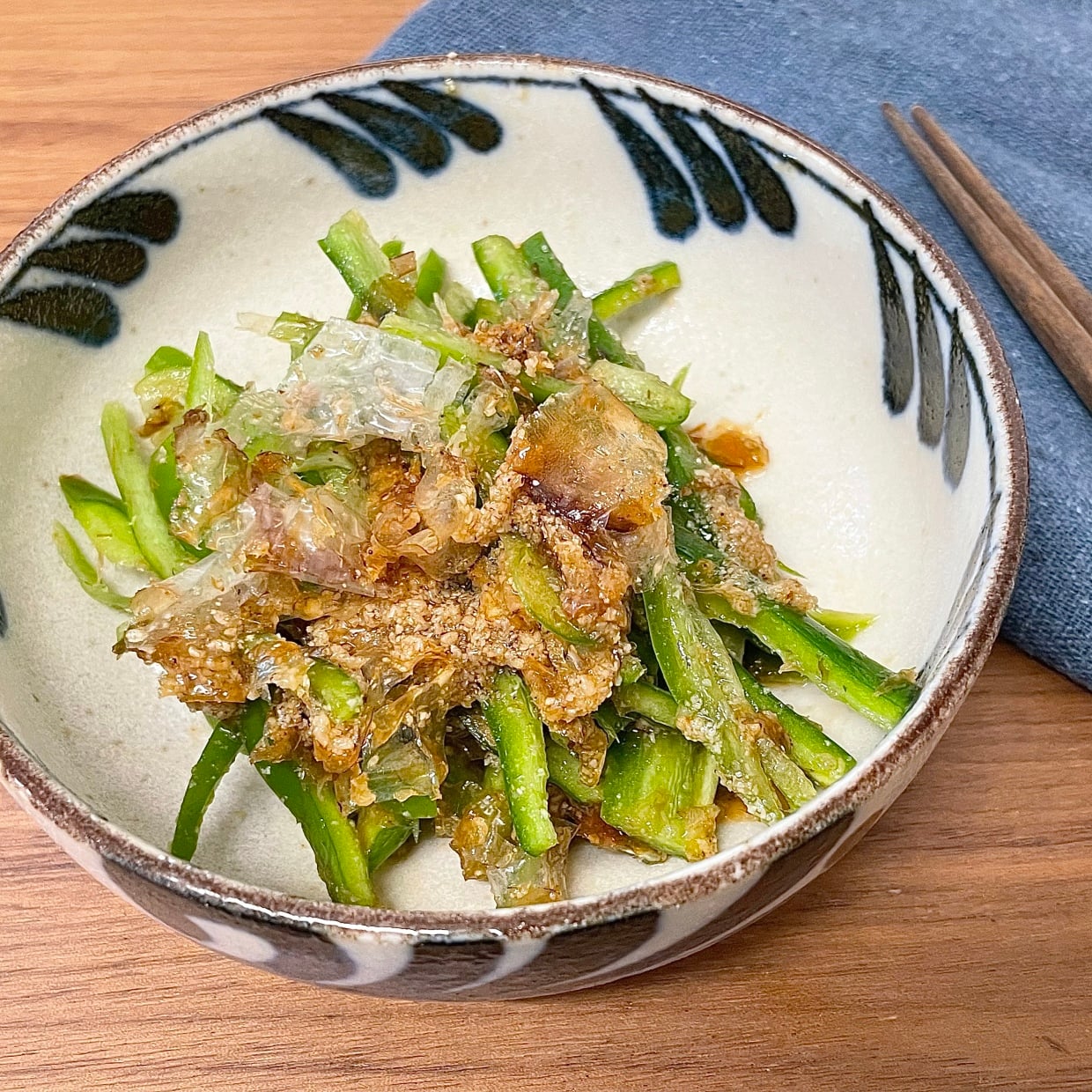 豚しゃぶとピーマンのおかか梅和え