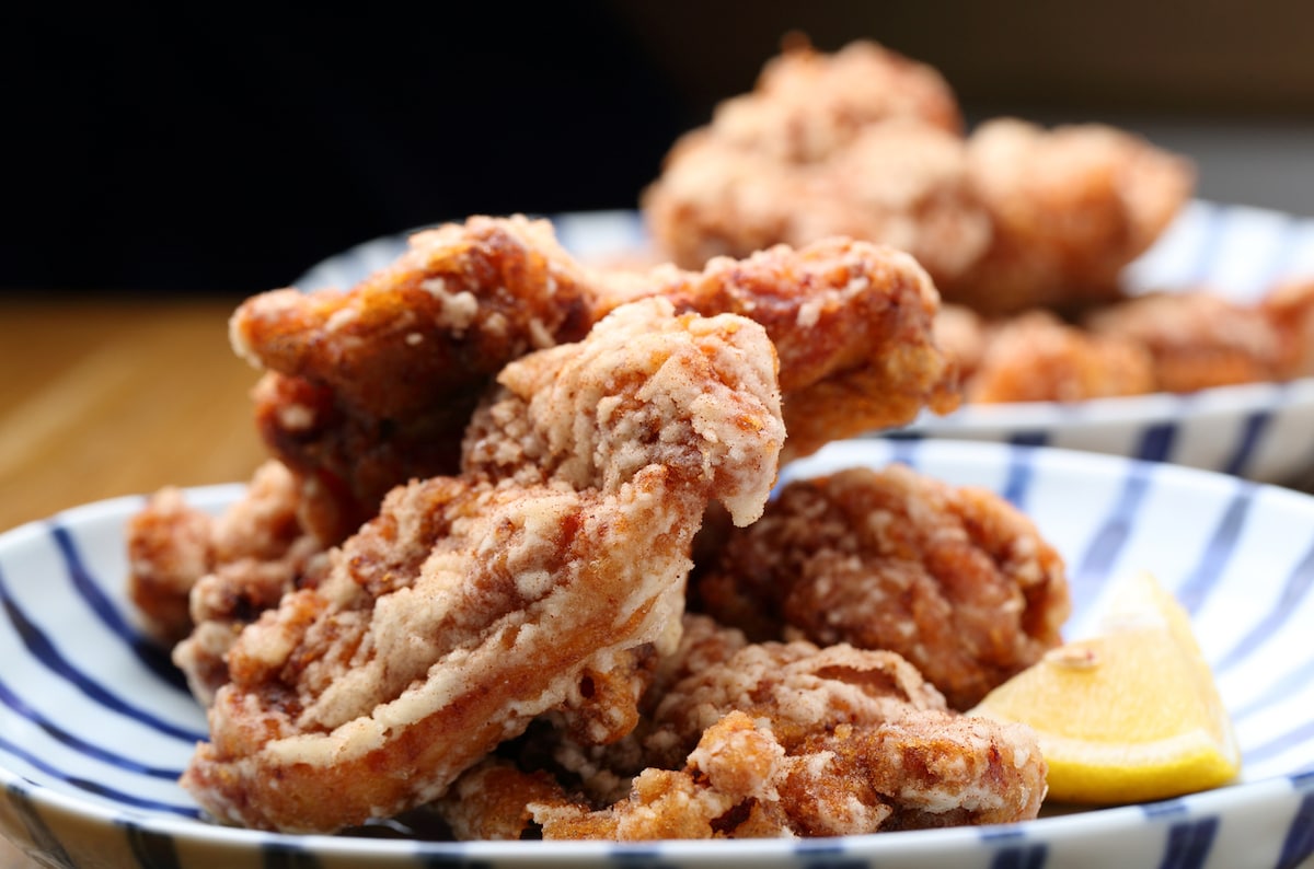 ビールのおつまみの王様！ 鶏の唐揚げを10 倍美味しくするアレンジレシピを大公開ヱビスマガジンYEBISU