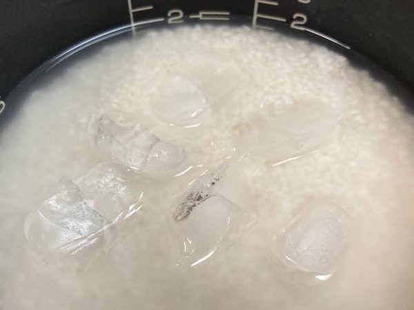 炊飯時に氷を入れて炊くとお米が美味しくなる裏技を紹介山形米の専門店 尾形米穀店