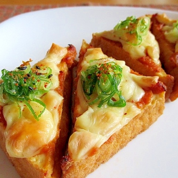 優勝レシピ カリカリ厚揚げの甘辛しそチーズができました🍳 カリカリに焼いた厚揚げを 甘辛だれで味付けしましたよ～🍻節約だけど、、美味しさはメイン級🫶 チーズのまろやかさと しその爽やかな香りが絶妙な組み合わせで、、 食べても食べてもずっと お腹が鳴ってい