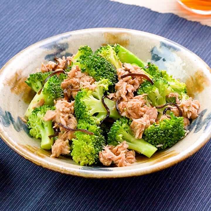シャキシャキ食感！ ブロッコリーとツナのガーリック炒め