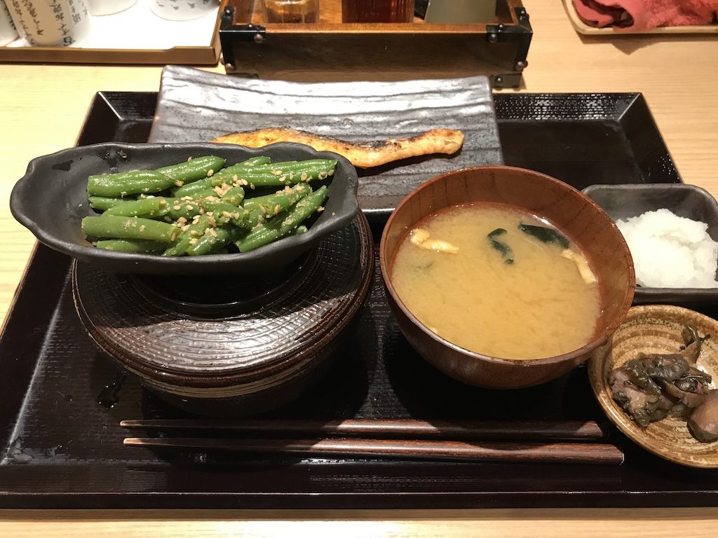 炭火焼干物定食 しんぱち食堂 公式サイト