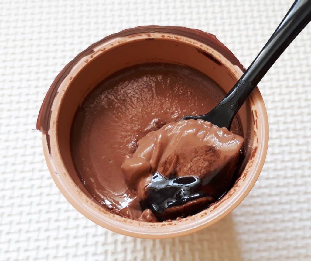 🌸 すき家 のじゃない方🥰 🌸Sukiya Sweets とろけるダブルショコラ 🍫 ▷ 価格・190円 おうちカフェ☕️我が家で大人気🏠 ｢すき家｣の✨濃厚チョコプリン🍮✨ とっても美味しいくて 冷蔵庫にたっぷりストックしたくなる 愛する｢チョコプリン｣🌹 さすが