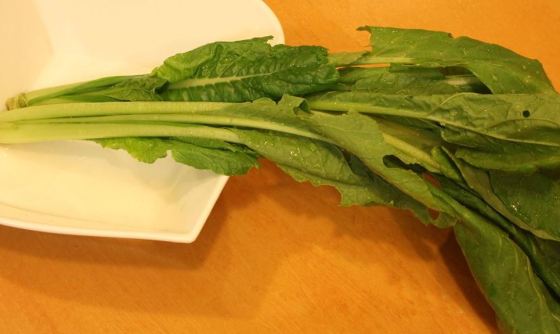 お雑煮に必須“もち菜”生産量が減少 ピンチなワケ 小松菜と味の違いは ？ - YouTube