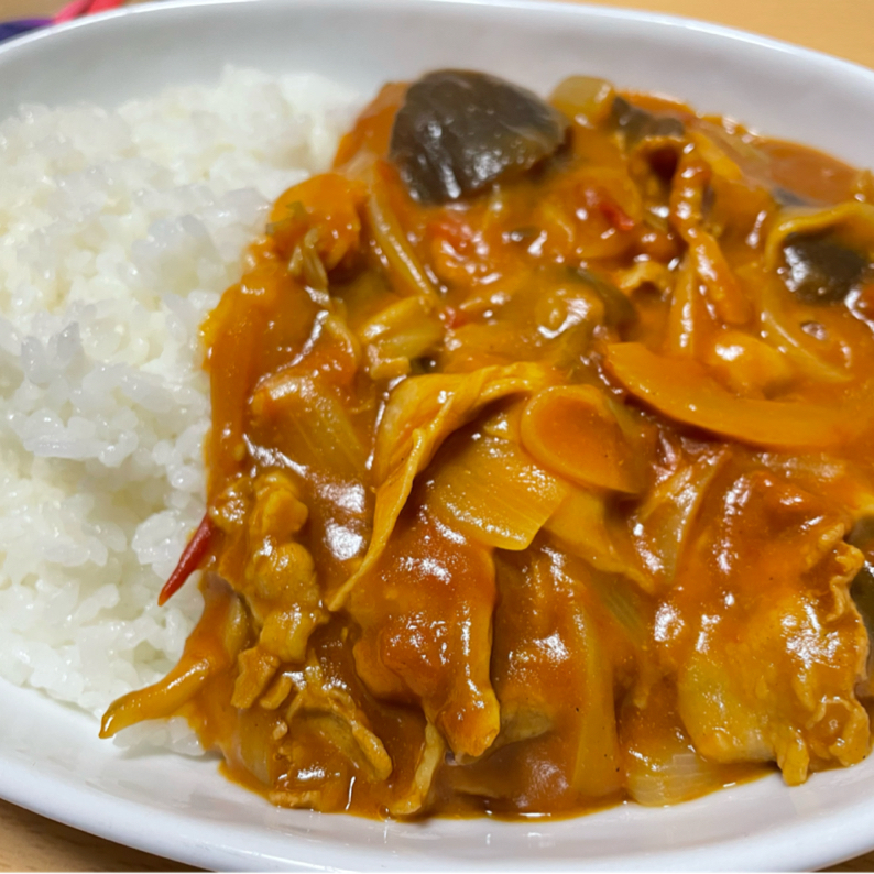 12月21日冬至。 今夜のカレーはジャガイモの代わりにかぼちゃを使ったかぼちゃのカレーライスです！ ルーはバーモントカレー甘口をチョイスブロッコリー🥦に牛乳🥛も加えて美味しいのが出来ました😙👍✨🍛Facebook