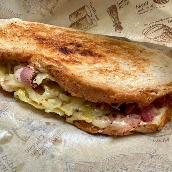 ニューヨーク・デリ 東京ディズニーシー での食事はとてもオススメ！ - いいね～おいしいね～