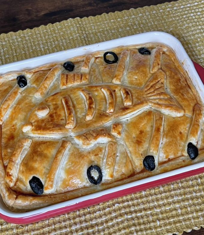 ニシンとカボチャのパイ〜 魔女の宅急便にでてくるジブリ飯！🐈‍⬛🎀 どんな味なんだろう😋フェイクフード ミニチュア ミニチュアフード 食品サンプル 粘土 趣味 ハンドメイド 魔女の宅急便ジブリ ジブリ飯 おけまる。 おけまるフェイクフード 猫