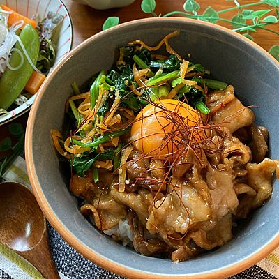 男子が喜ぶ♡『スタミナ肉野菜炒め』焼肉のタレ×味噌の最強タレ