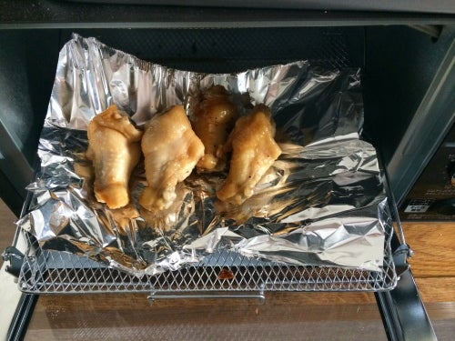 子供達の大好物の手羽先。 今日のレシピは甘辛煮。 お酢の効果でお肉がほろりと 骨から外れるから、 末っ子も食べやすいみたい。ほぼほったらかしで出来るから 何度リクエストされても母は嬉しい。tiktokレシピ簡単レシピおうちごはんtiktok教室料理動画手羽先