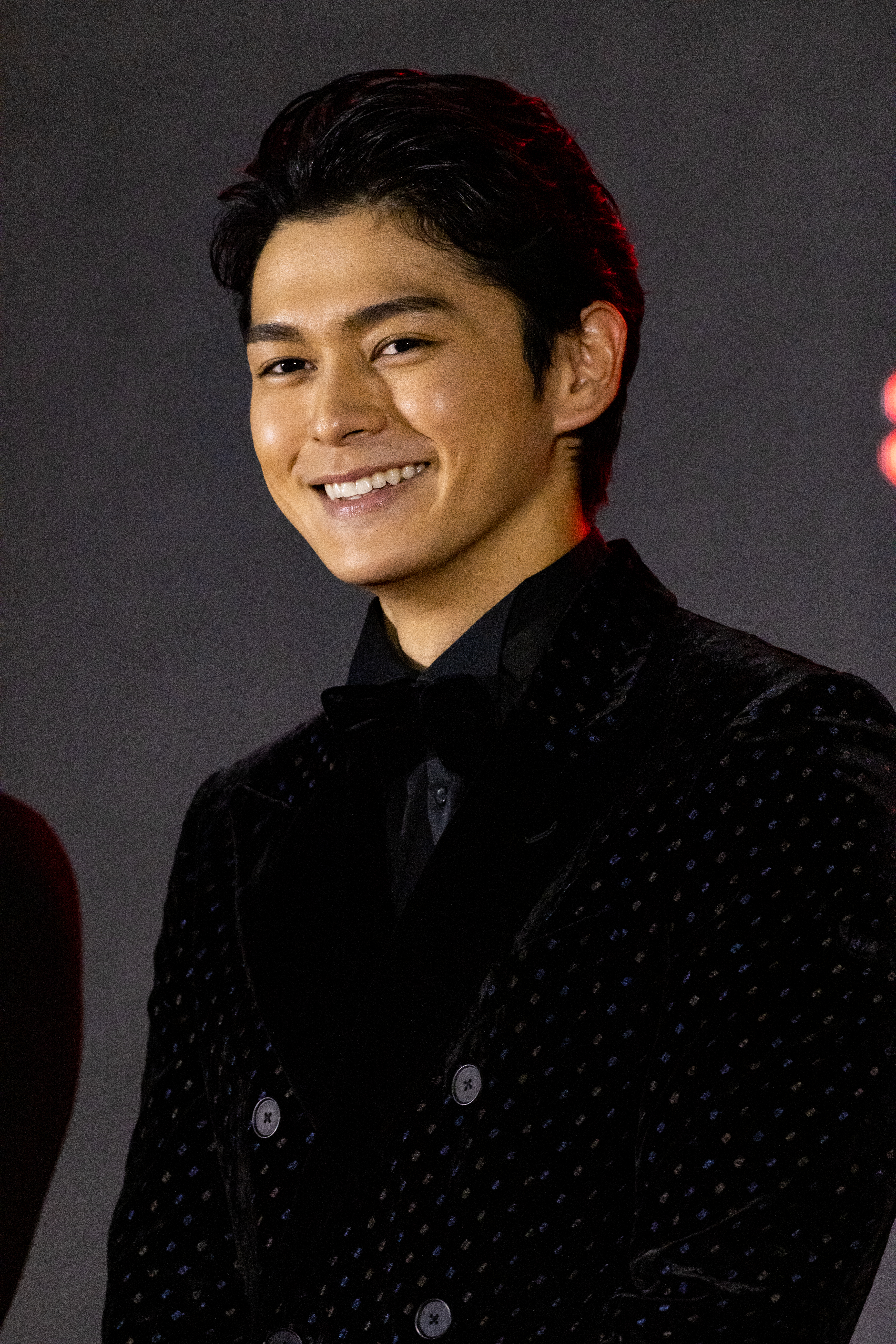 眞栄田郷敦、ヒゲ姿で真っ直ぐな瞳 初大河「どうする家康」武田勝頼の扮装写真公開 - モデルプレス