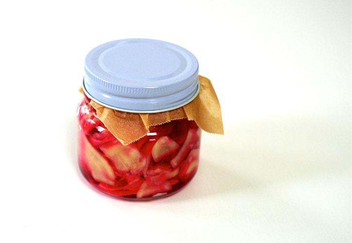 赤梅酢と新生姜でつくる「自家製紅生姜」