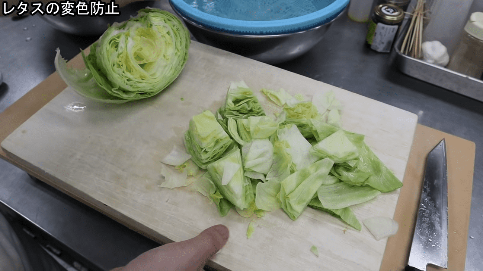 レタス、赤いけど食べても大丈夫？変色を防ぐ簡単な裏技に「知れてよかった！」クラシル