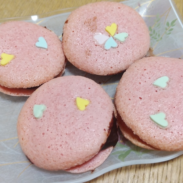 ✿真っ赤な苺のマカロン✿