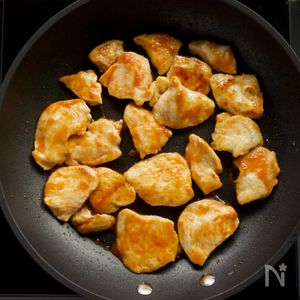 ♡しっとりやわらか！鶏むね肉のチーズピカタ〜オーロラソースがけ♡簡単レシピ時短節約卵料理節約おかずお弁当:Mizukiオフィシャルブログ「奇跡のキッチン」 Powered by ライブドアブログ