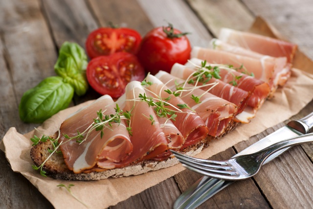 生ハムのおいしい食べ方をチェック！基本からアレンジレシピまでHANKYU FOOD おいしい読み物フード 食品・スイーツ 阪急百貨店公式通販HANKYU FOOD