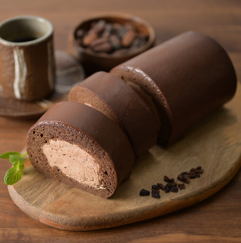 セブン-イレブン ふわっと食感のチョコロールケーキコンビニ・スーパー・外食日記