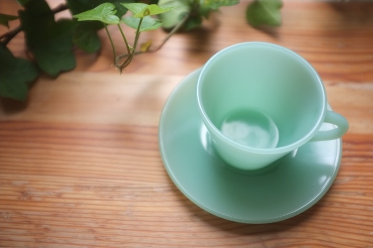 コーヒーソーサーの使用目的とマナーを解説。選ぶポイントは？COFFEE TOWN コーヒータウン