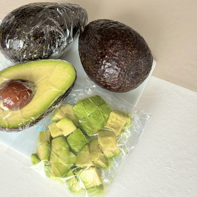 食べごろのアボカドは「右」or「左」？栄養士が『食べごろのアボカドの選び方』を徹底解説 栄養士食堂- エキスパート - Yahoo!ニュース