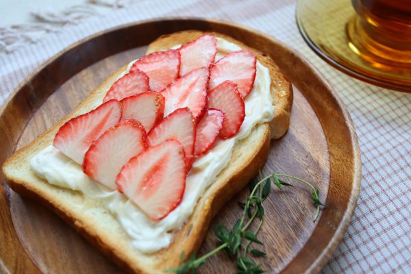 栗きんとん味のトーストが定番！ シンガポールの子どもと朝食事情 - コクリコ講談社