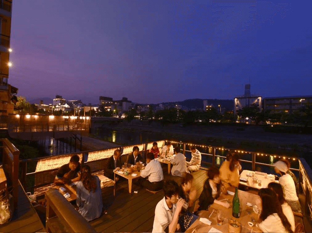 着物で京都観光したら夜は「先斗町」へ見どころとリーズナブルな居酒屋4選 -京都着物・浴衣レンタル 咲く都 京都着物・浴衣レンタル 咲く都 祇園・京都駅近く 人気着物が2750円