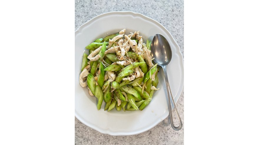 YouTubeで新動画を公開！今回の動画は「スタッフ挑戦！夏野菜をたっぷり楽しめる常備菜レシピ2品」です！ 旬の夏野菜から、きゅうり となすを使って、それぞれ一品ずつ栗原心平のレシピを公開。 ぜひ、ご覧ください！ プロフィールのリンク＞YouTubeからご視聴いただけ