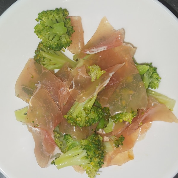 巻かない！ブロッコリースプラウトと生ハムのサラダサラダコスモの おいしい発芽野菜レシピ