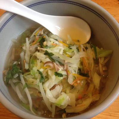 こんばんは🌙, 但馬屋蔓萬北浜店です!!, 本日ご紹介するのはメインのお肉でありますが、, その中でも, 日本三大和牛の中の１つ,✿神戸牛✿ をご紹介します😊, 兵庫県で生まれ育った「但馬牛」の中でも, 特に厳しい, 品質基準を満たしたお肉が「神戸牛」, 神戸牛は特に,・霜降りの美しさ, ・とろけるような舌触り, ・上品な甘みが特徴なお肉です♬, 当店でご用意できる,