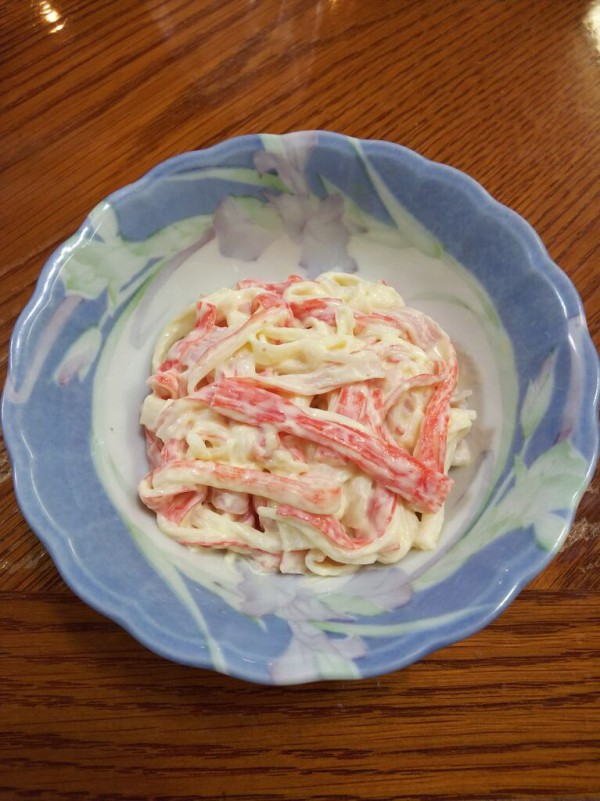 おつまみに最高♡ほうれん草とカニカマの辛子マヨ和え