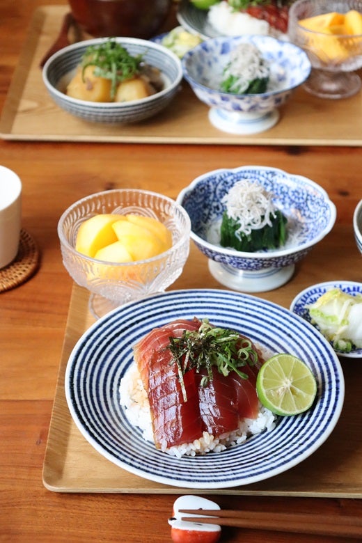 献立 まぐろ漬け丼、野菜グリルに大根おろしポン酢、油揚げのカリカリ焼き、茹でブロッコリー、かぶのお味噌汁 : kajuの□今日のお料理・簡単レシピ□