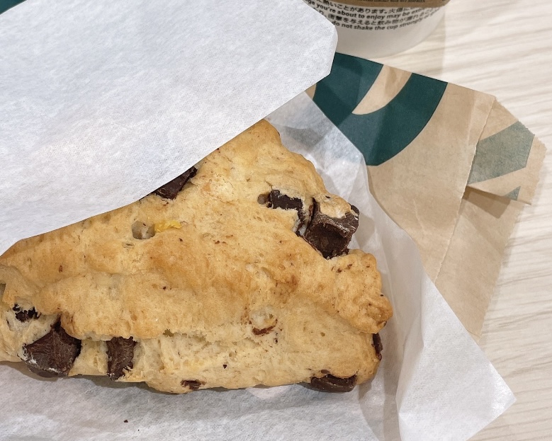 果肉がフルーティー！スタバ新作スコーンをホイップ追加で食べてみた あかし- エキスパート - Yahoo!ニュース