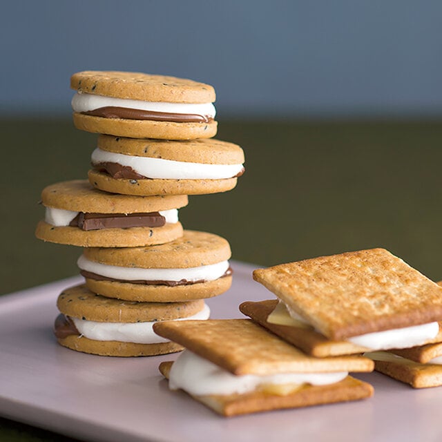 夏休み中のおうちカフェ。見た目がかわいすぎる！キャラクターのマシュマロクッキーサンドの作り方。トレンドお届けメディア Trepo トレポ