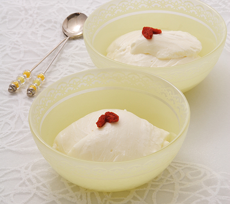 電子レンジでできる簡単ケーキ♪いちごのムース