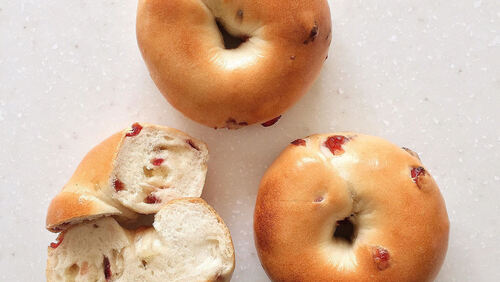 コスパ最強「コストコベーグル」のおいしい食べ方。アレンジから保存方法まで徹底解説！ - macaroni