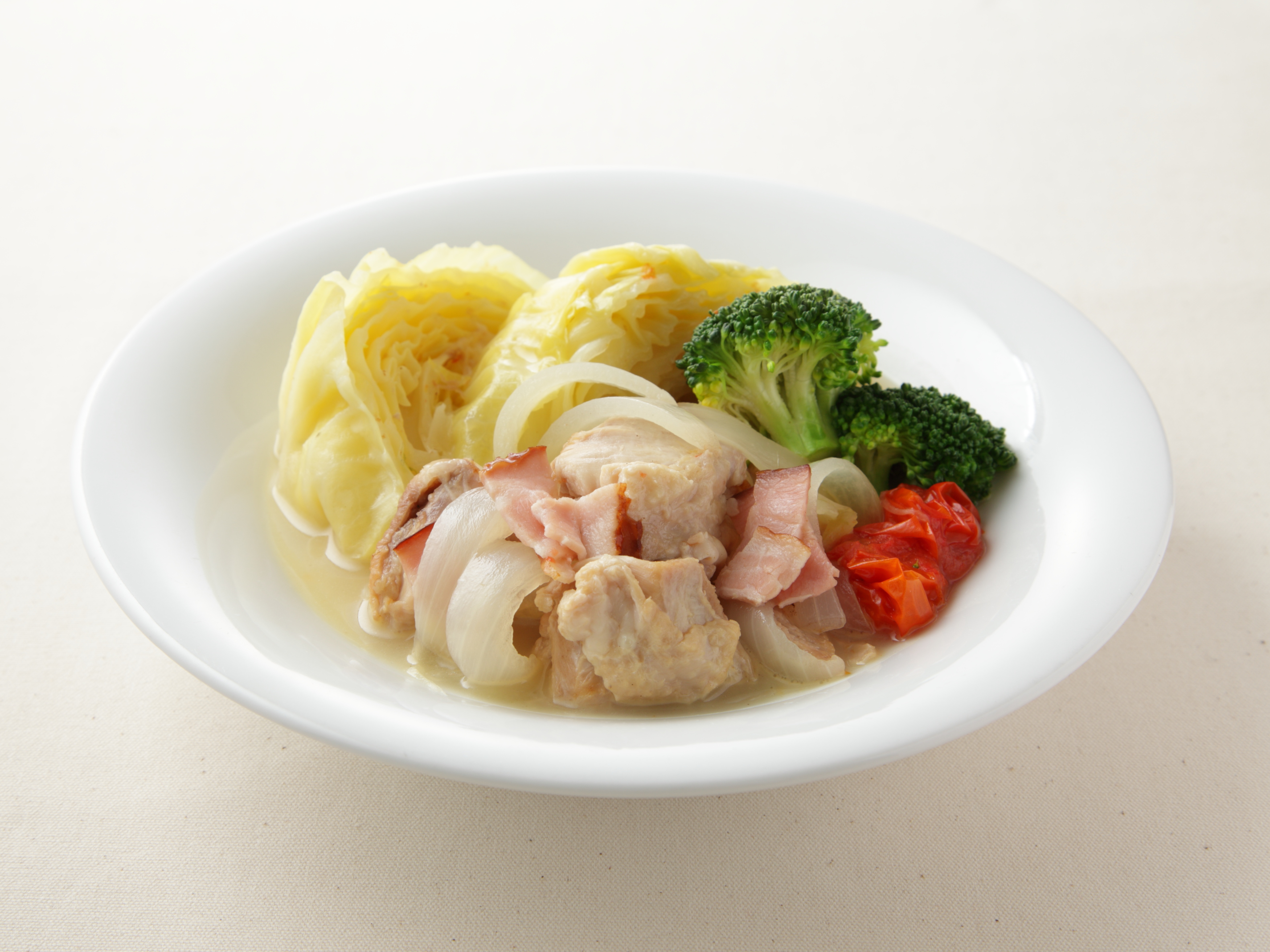 鶏もも肉とキャベツの煮込み料理を紹介♪寒い日に人気のレシピ5選の人気レシピ・作り方デリッシュキッチン