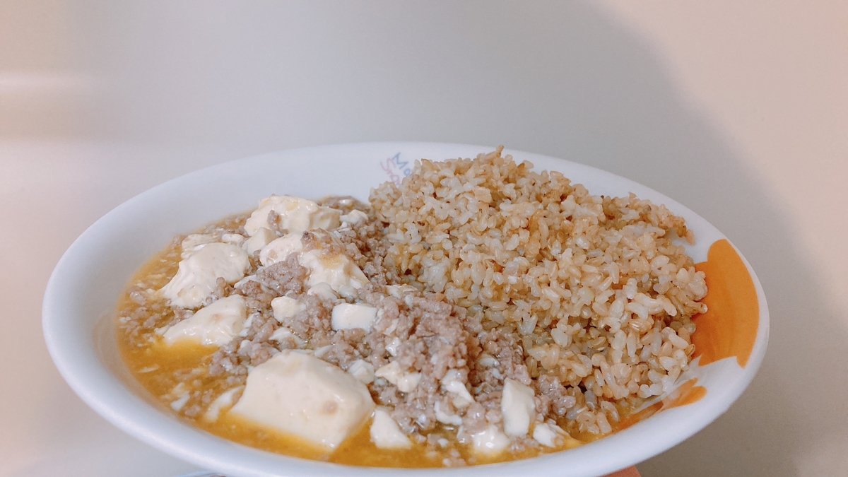 ▼レシピはこちら▼, 麻婆豆腐を作ろう！！, と思うと豆板醤、甜麺醤、コチュジャン, など色々な醬系の調味料を加えないと,美味しくならないなと感じたので, 今回はわかりやすい調味料でわかりやすく, 白麻婆豆腐を作りました！！🔥🔥, ご家庭でも揃えやすいもので作った,今回の麻婆豆腐は麻婆業界に新提案, となるスタンダードになればと思い, 投稿致します！👨‍🍳,