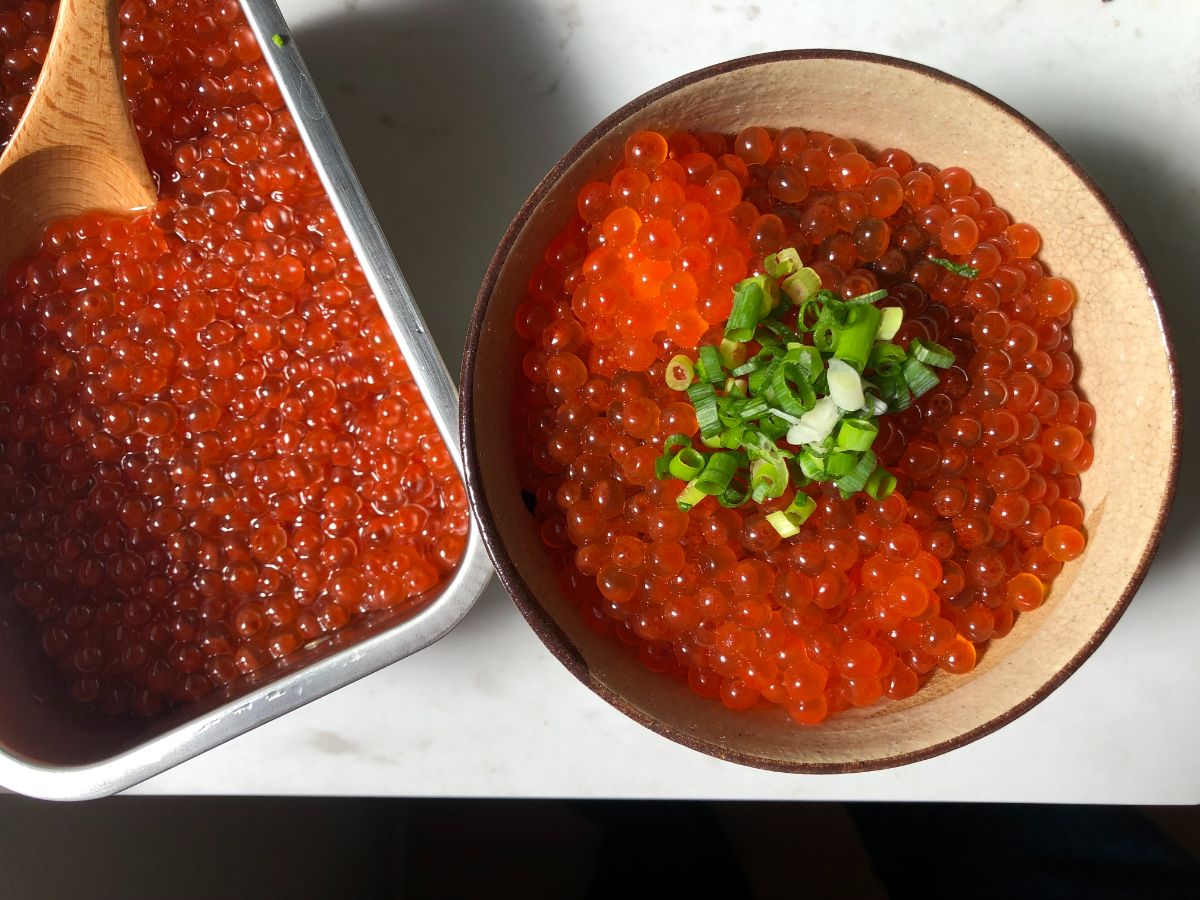 自家製が美味しい！イクラの醤油漬けのレシピ 作り方：白ごはん.com