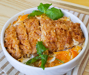 カツ丼の人気レシピ めんつゆで簡単に味が決まる！ほほえみごはん-冷凍で食を豊かに-ニチレイフーズ