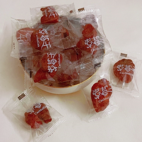 甘酸っぱいフルーツ4月下旬よりサンゴールド、グリーンと順次販売が開始されるキーウィフルーツ 🥝 栄養価も高く食べやすいです☻追熟する果物ですので、おまとめ買いもおすすめ🧺 キーウィフルーツで身体に優しいご褒美はいかがですか？ ぜひご賞味ください✨西友