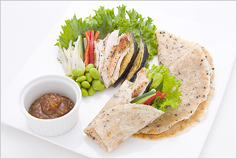 フライパンで作る。全粒粉フラワートルティーヤ。簡単アレンジ宇宙食レシピ「PB＆J」パーティー♪食で楽しむ魔女♪野菜たっぷり彩りレシピ帳