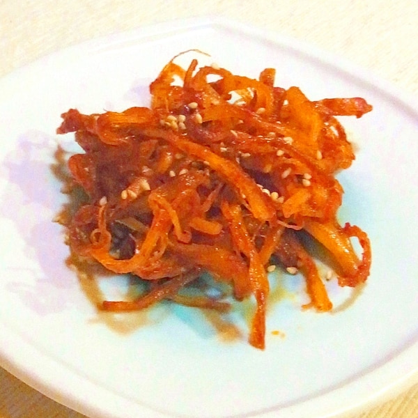 🌿大葉とさきいかの卵焼き🦑🥚 ⁡ 本日はいかのおつまみ「さきいか」を使った アレンジレシピをご紹介いたします！お弁当のおかずや、晩酌のお供にも◎ ⁡ 美味しそう！作ってみたい！と思ったら 🦑 の絵文字コメントで教えてください絵文字 ⁡ ＜材料＞ ・さきいか5g