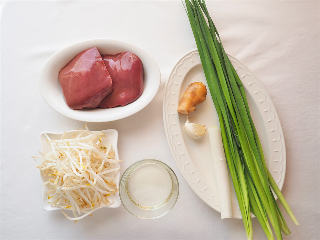 菰田欣也流 レバー好きのための最強の「レバニラ炒め」Stir-fried liver and garlic chives