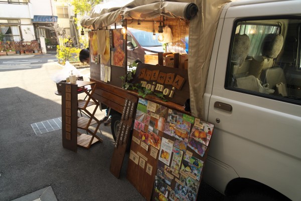 本日のおいも🍠 クンコグマ 焼き芋韓国明洞屋台 明洞エリアの屋台で購入した焼き芋！！紅はるかっぽいけど、色味が結構オレンジに近くて安納芋っぽくもある基本、ホクしっとりに仕上がっていて蜜〜みたいな感じではなくって優しい甘さを感じられる焼き芋