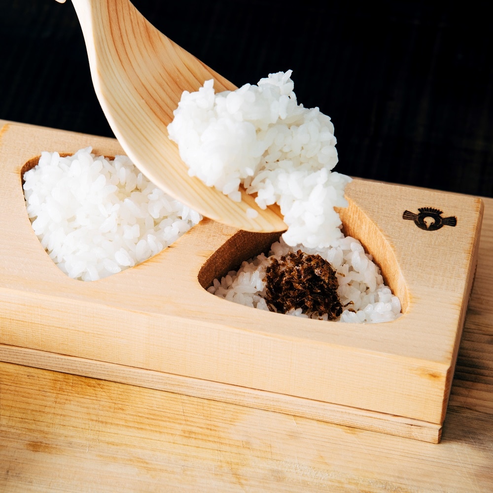 おにぎり型 通販 おにぎり達人 おにぎりメーカー おむすび型 お弁当 型抜き 三角おむすび 日本製 抜き型 ぬき型 便利 弁当 運動会 行楽弁当ライスボールメーカー オニギリ 料理型 おむすび F-5367 調理器具即日発送 おにぎり達人 ブラック : BACKYARDFAMILYJAL