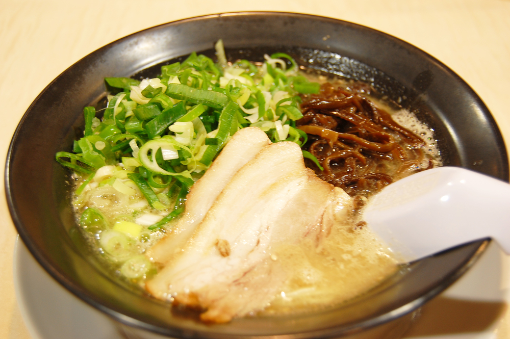 ラーメン山岡家「濃厚白みそとんこつラーメン」トッピング多数でスペシャル期間限定メニューペケ