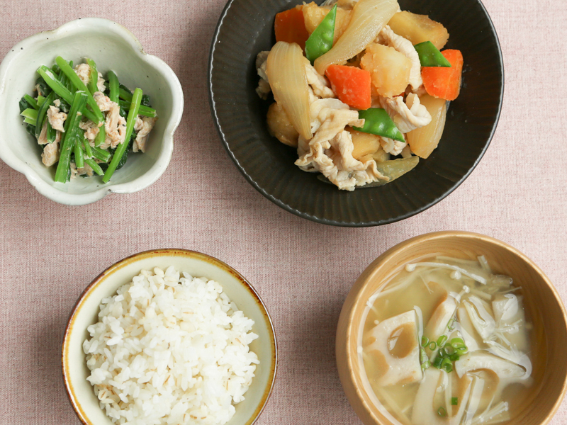 献立 肉じゃがと相性の良いおかずを調理師が厳選。定番の付け合わせ〜変わり種レシピも