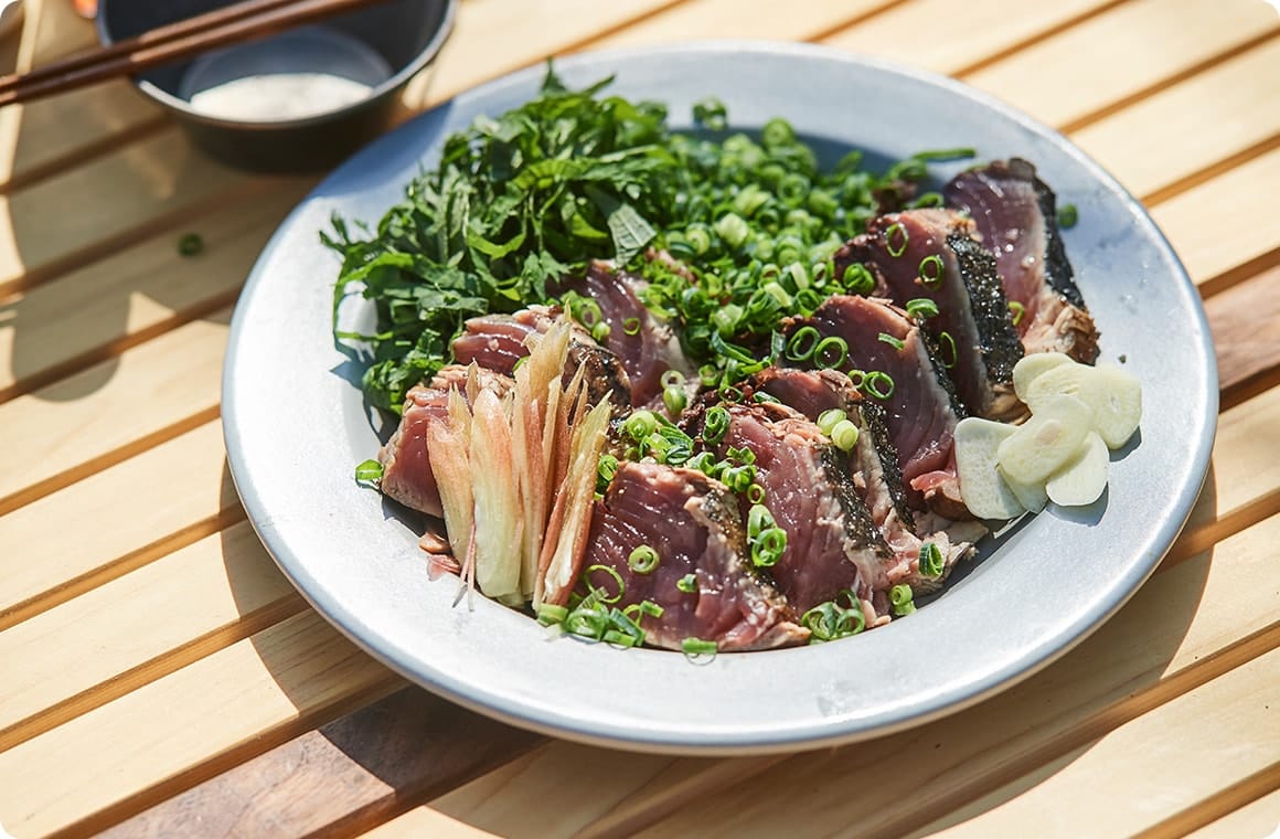 カツオのたたきを使ったアレンジレシピをご紹介！デリッシュキッチン